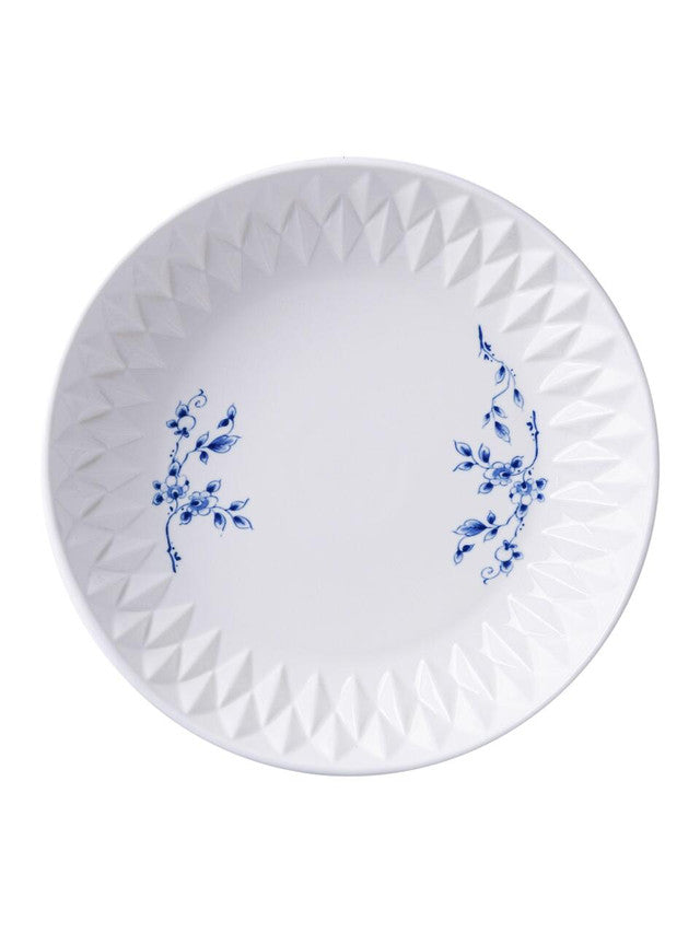 Porseleinen pastaborden met geometrisch ontwerp en Delfts blauwe details.