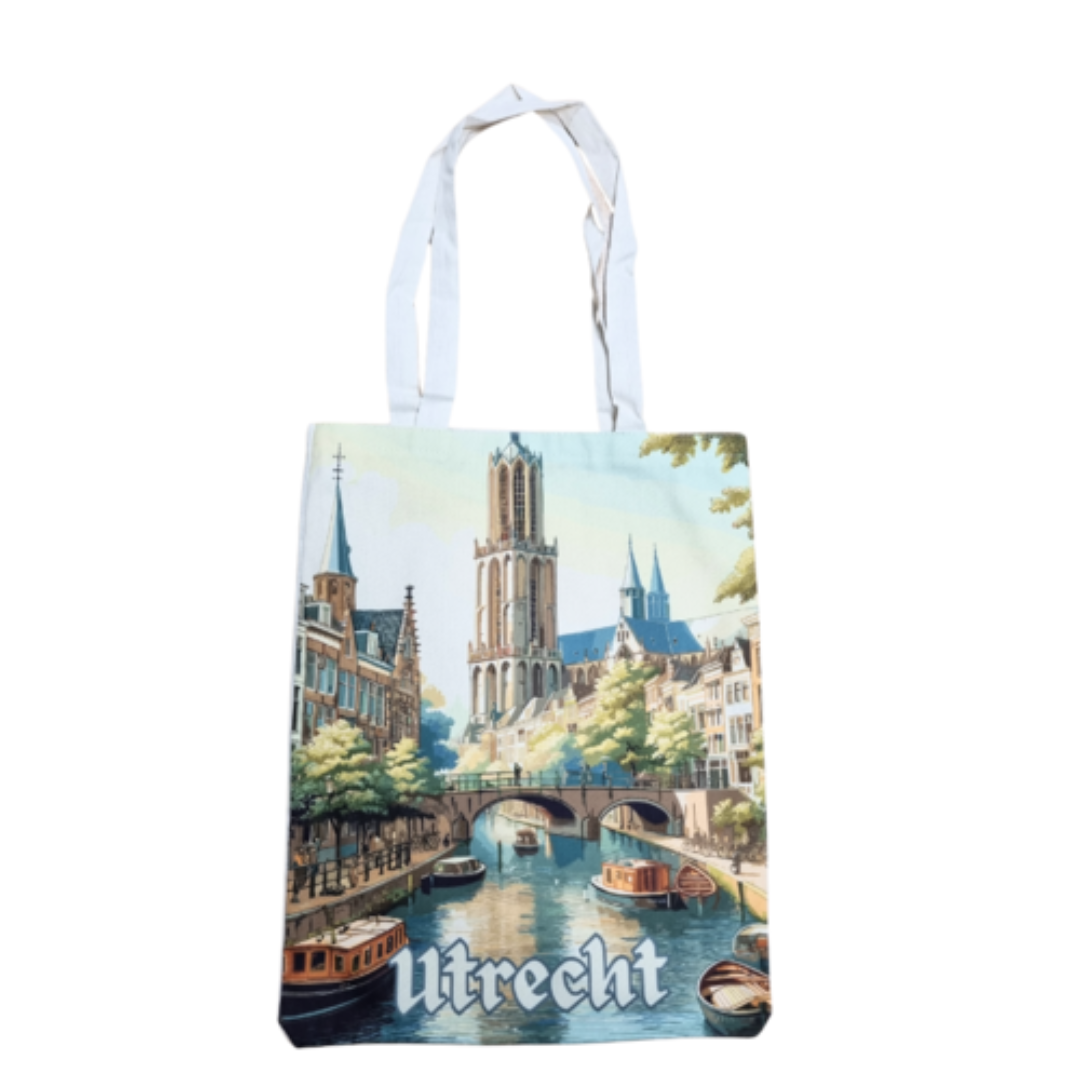 Katoenen canvas draagtas bedrukt met de Domtoren Utrecht in kleur, ideaal voor dagelijks gebruik of als geschenk.