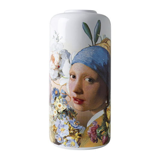  Handgeschilderde keramische vaas met het Meisje met de Parel en pastelbloemen. Ø 13 cm, H 31 cm. Een eerbetoon aan Vermeer en Fabritius